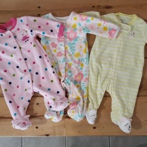 👶👶 Girls Carter's sleepers